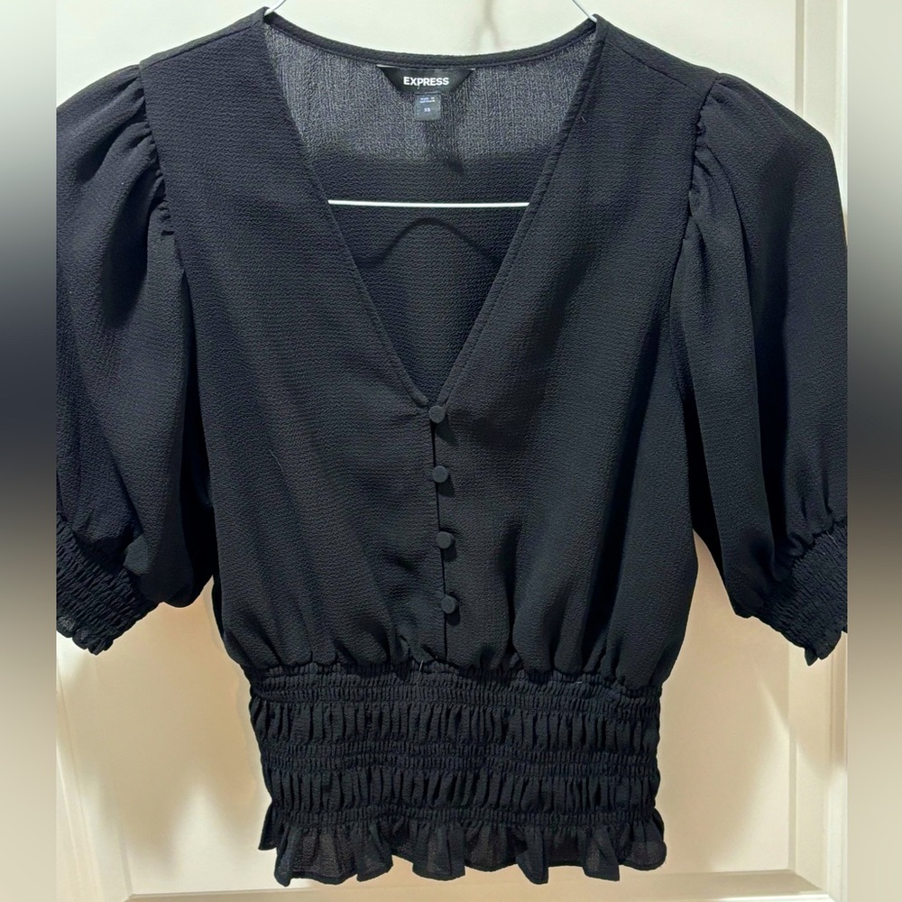 Express V-Neck Button Front Ruched Puff Sleeve Cropped Top in Black, XS